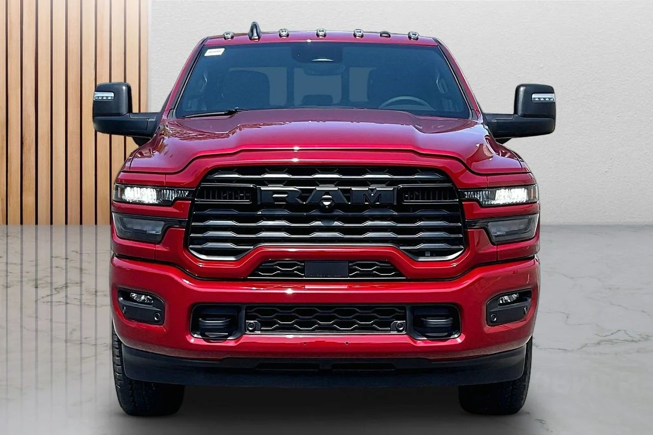 New 2026 Molten Red Pearl-Coat Exterior Paint RAM Big Horn image 3