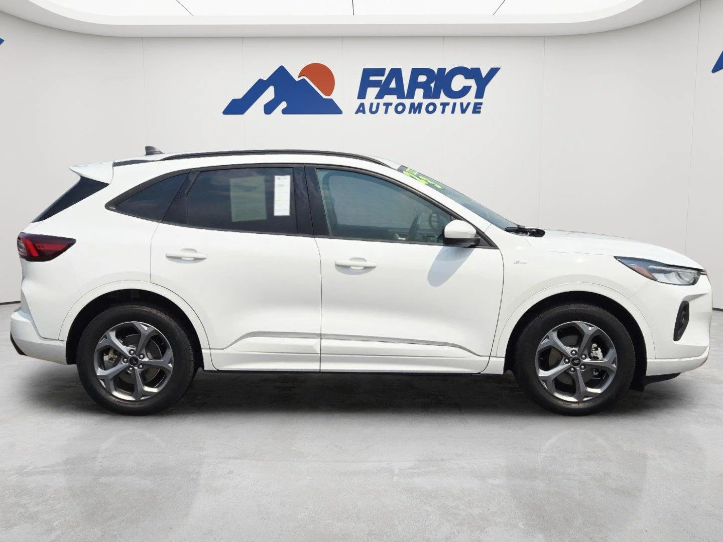 Used 2023 Oxford White Ford ST-Line Select image 5