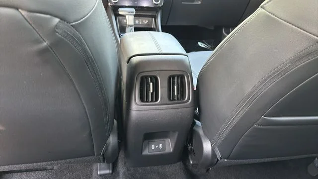 Used 2025 Black Hyundai SEL Convenience image 21