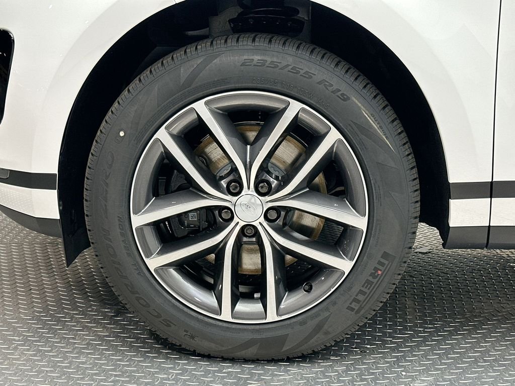 Used 2026 Fuji White Land Rover S image 5