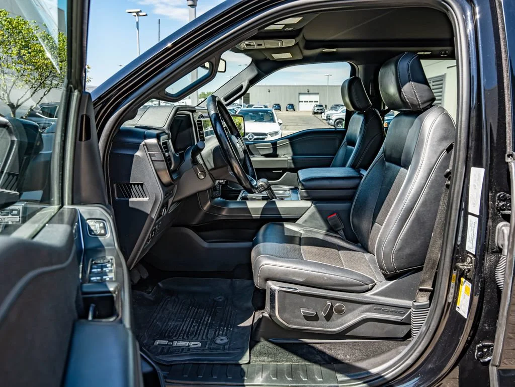 Used 2024 Agate Black Metallic Ford Lariat image 34