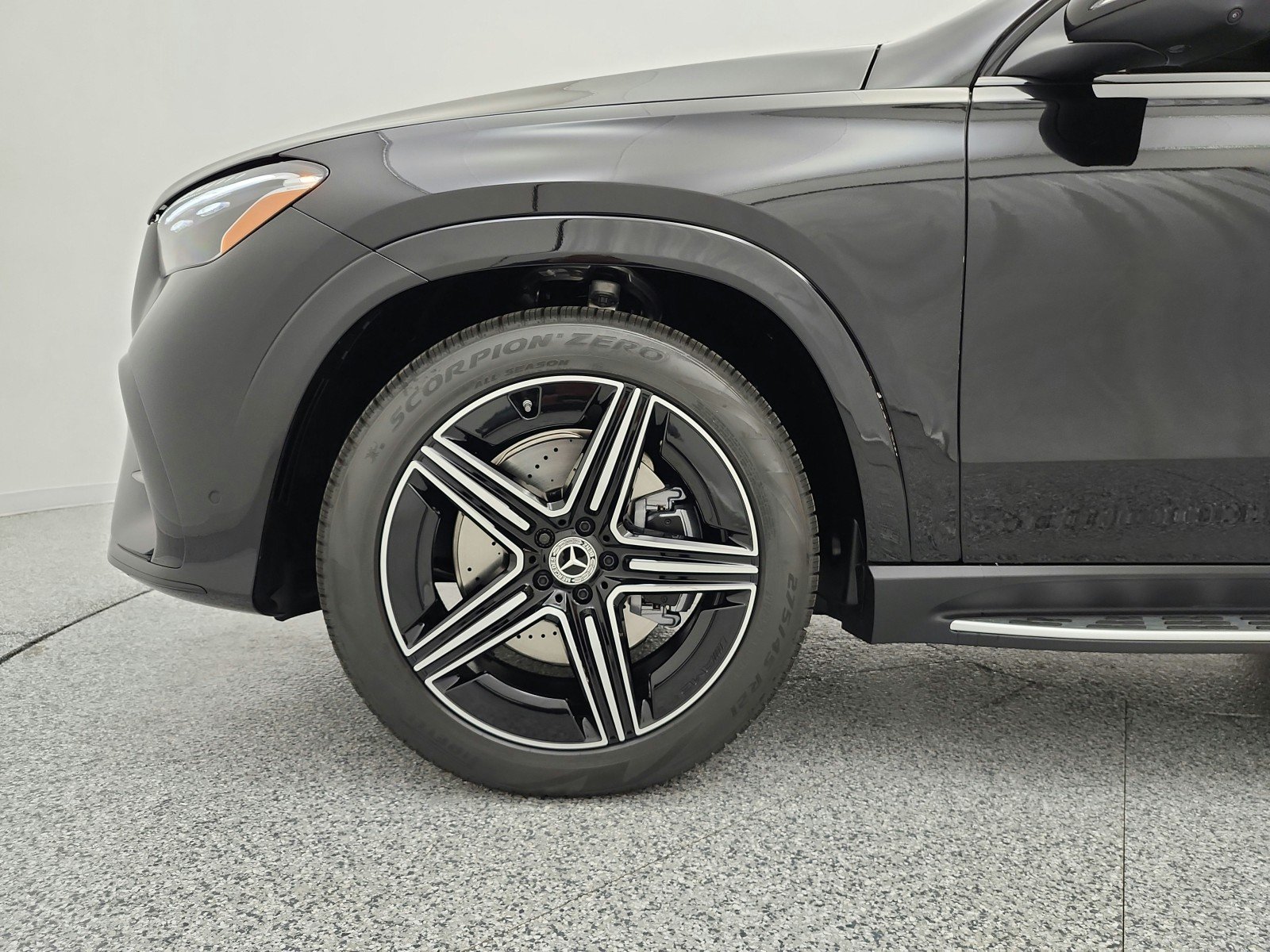 New 2026 Black Mercedes-Benz GLE 450 4MATIC® SUV image 13