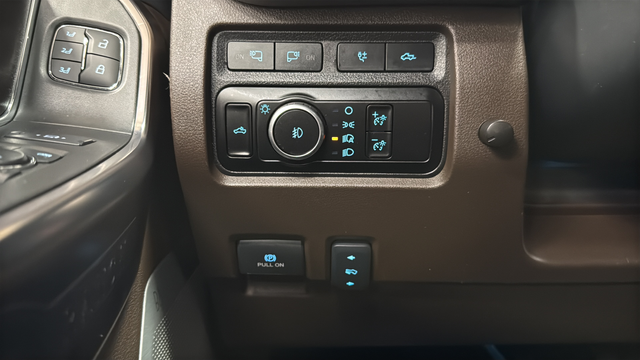 Used 2024 Antimatter Blue Metallic Ford King Ranch image 33