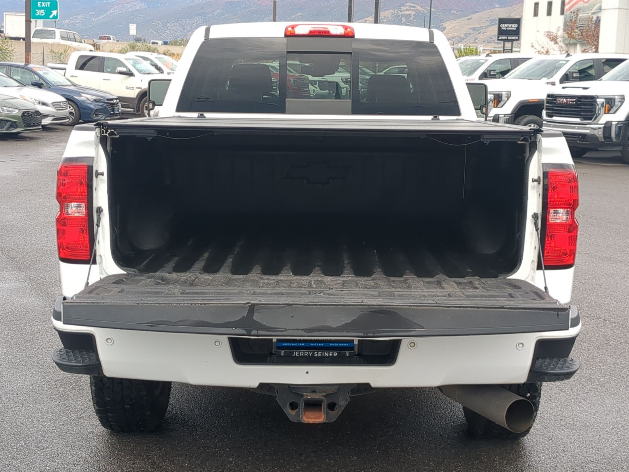 Used 2019 SUMMIT WHITE Chevrolet High Country image 31