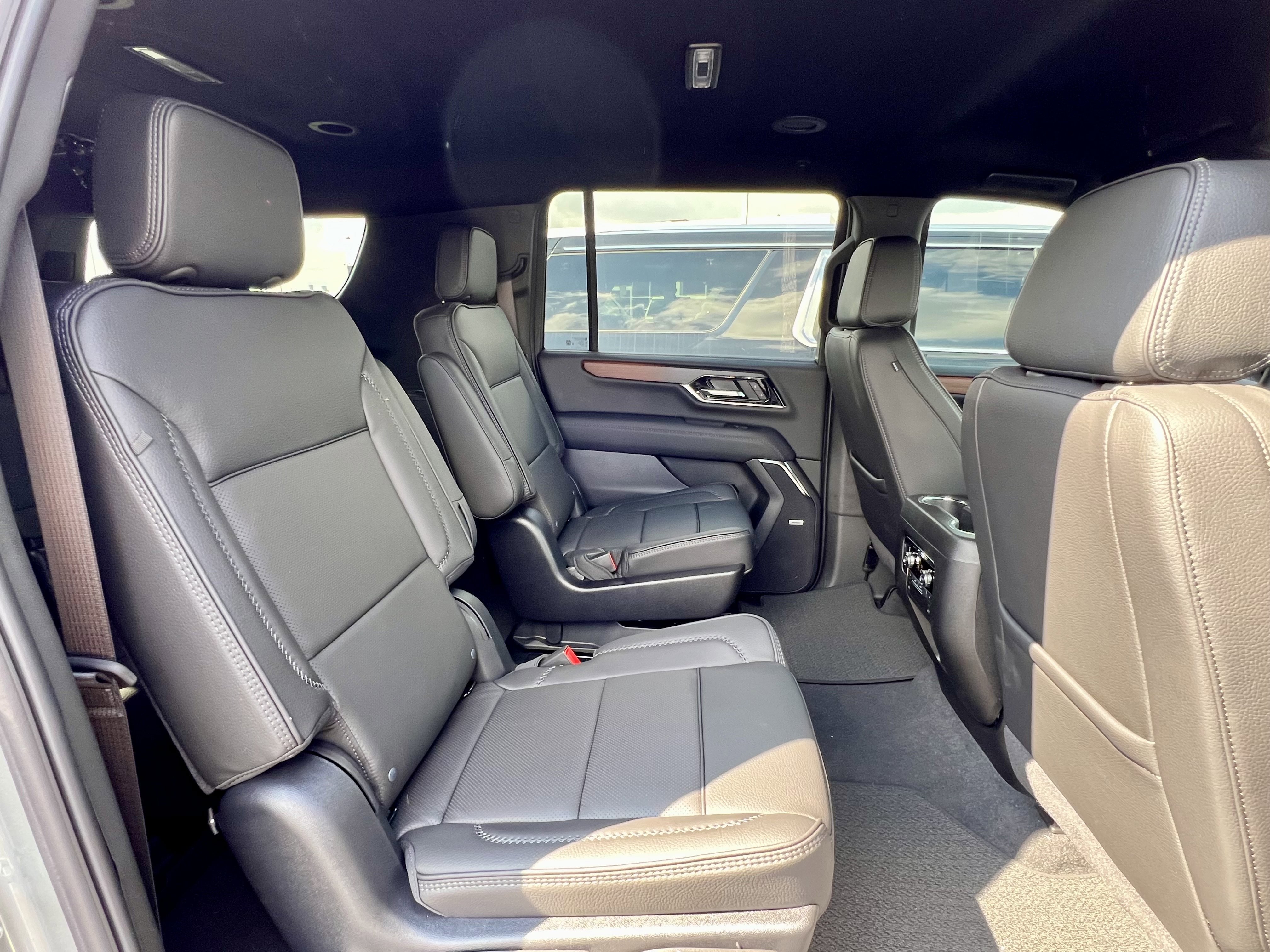 2025 GMC Yukon XL Denali - Photo 40
