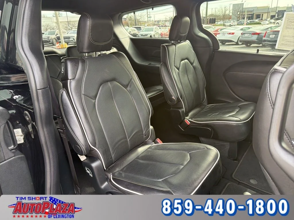 Used 2025 Black Chrysler Limited image 32