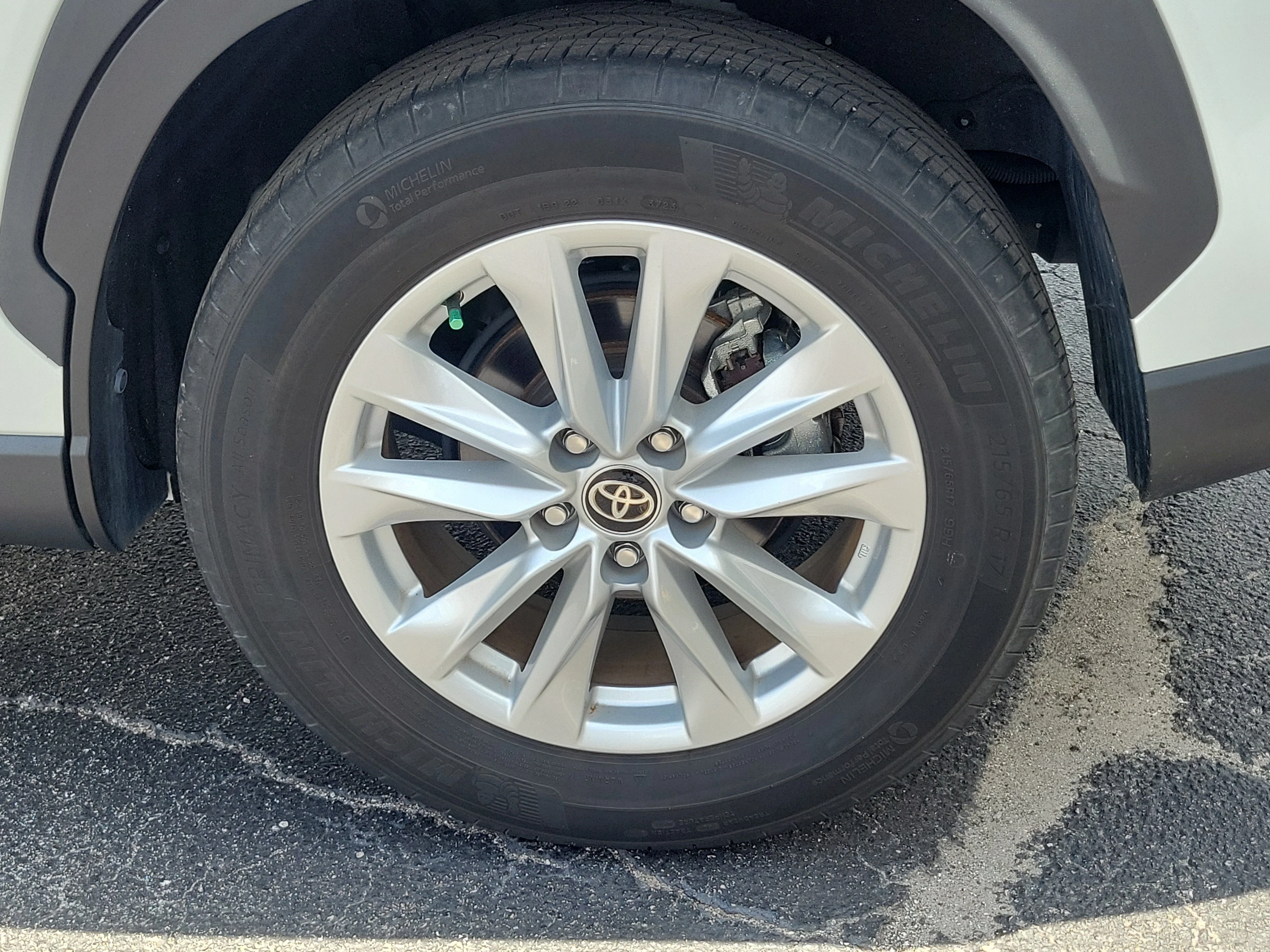 Used 2023 Wind Chill Pearl Toyota LE image 9