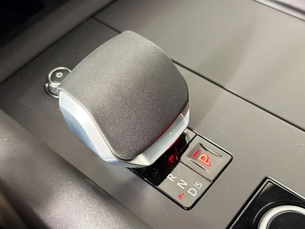 New 2026 Santorini Black Land Rover S image 17