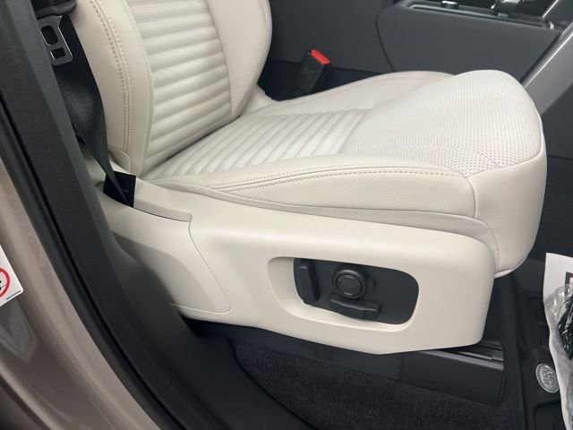 2026 Land Rover Discovery S - Photo 23