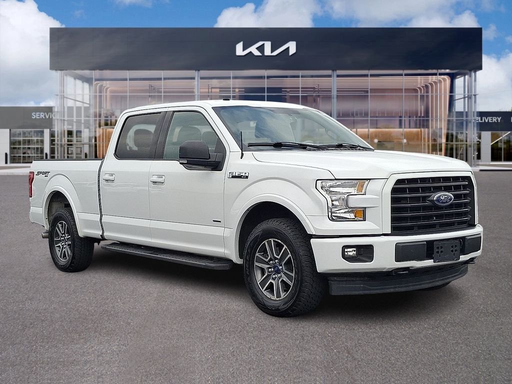 Used 2017 White Ford  image 1