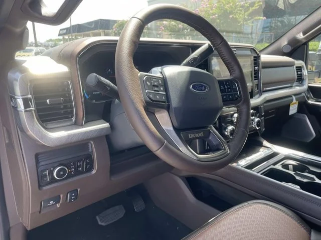 New 2025 Agate Black Metallic Ford King Ranch image 15