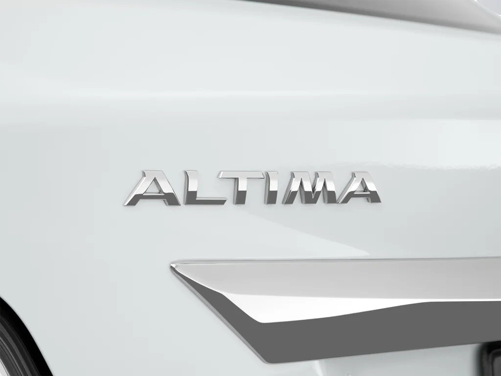 Used 2015 White Nissan 2.5 S image 45
