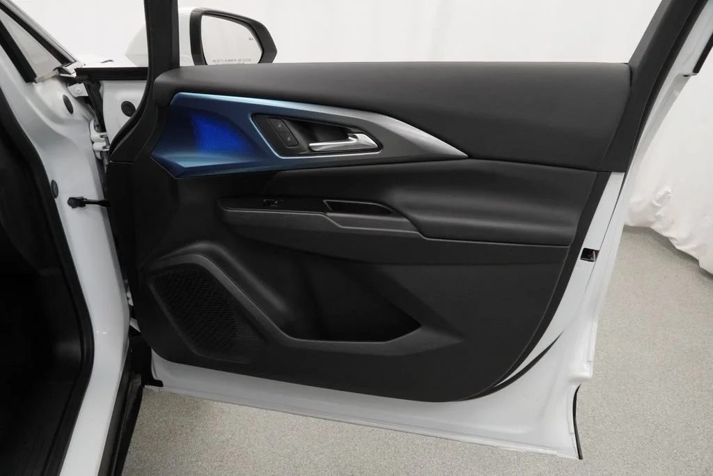 New 2026 Summit White Chevrolet LT image 27