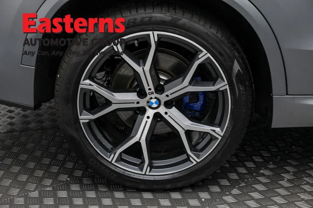 Used 2025 Gray BMW xDrive40i image 31