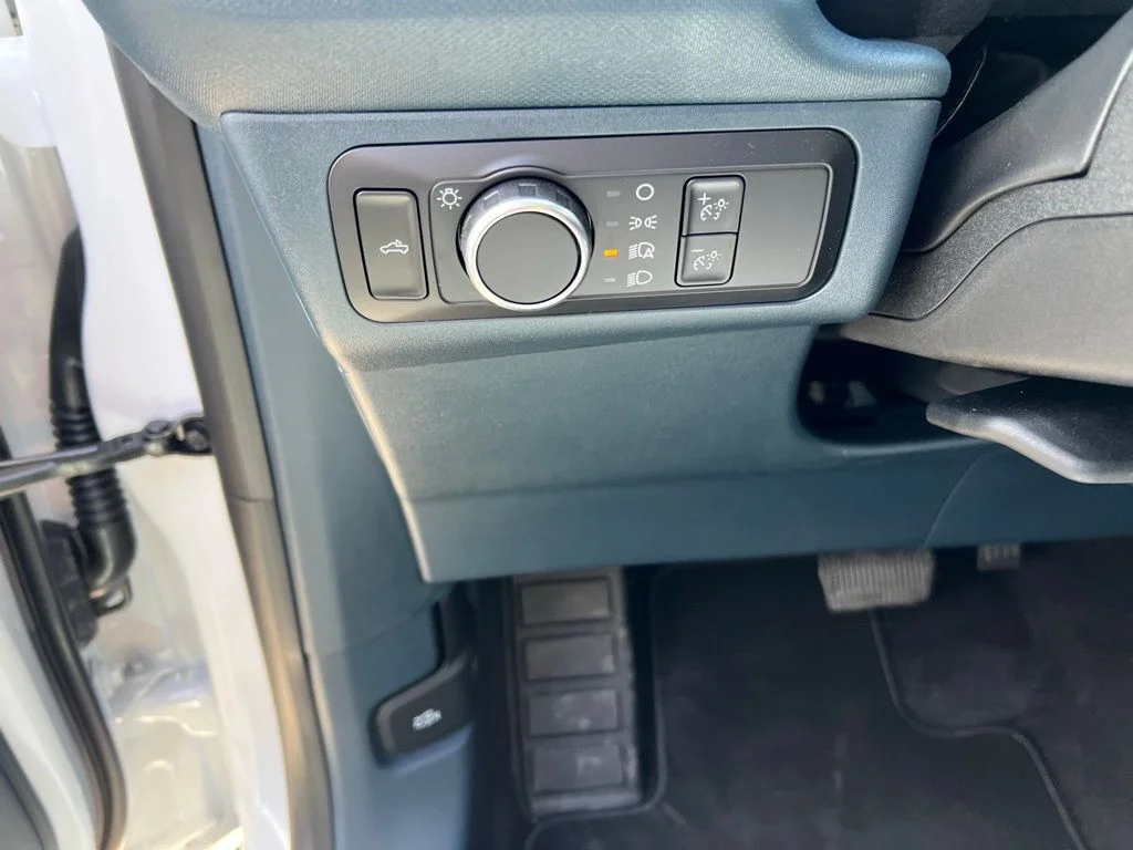 New 2026 Oxford White Ford XLT image 11