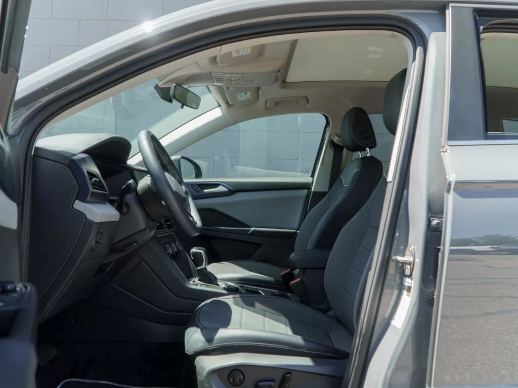 Used 2023 Gray Volkswagen 1.5T SE image 17