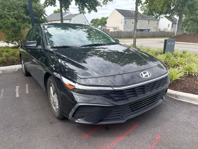 2024 Hyundai Elantra SE