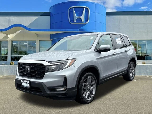Used 2023 Silver Honda EX-L image 5