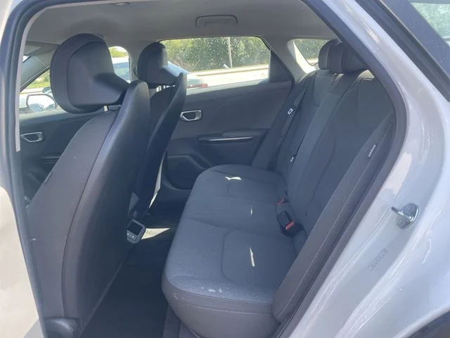 2025 Kia K4 LXS - Photo 29