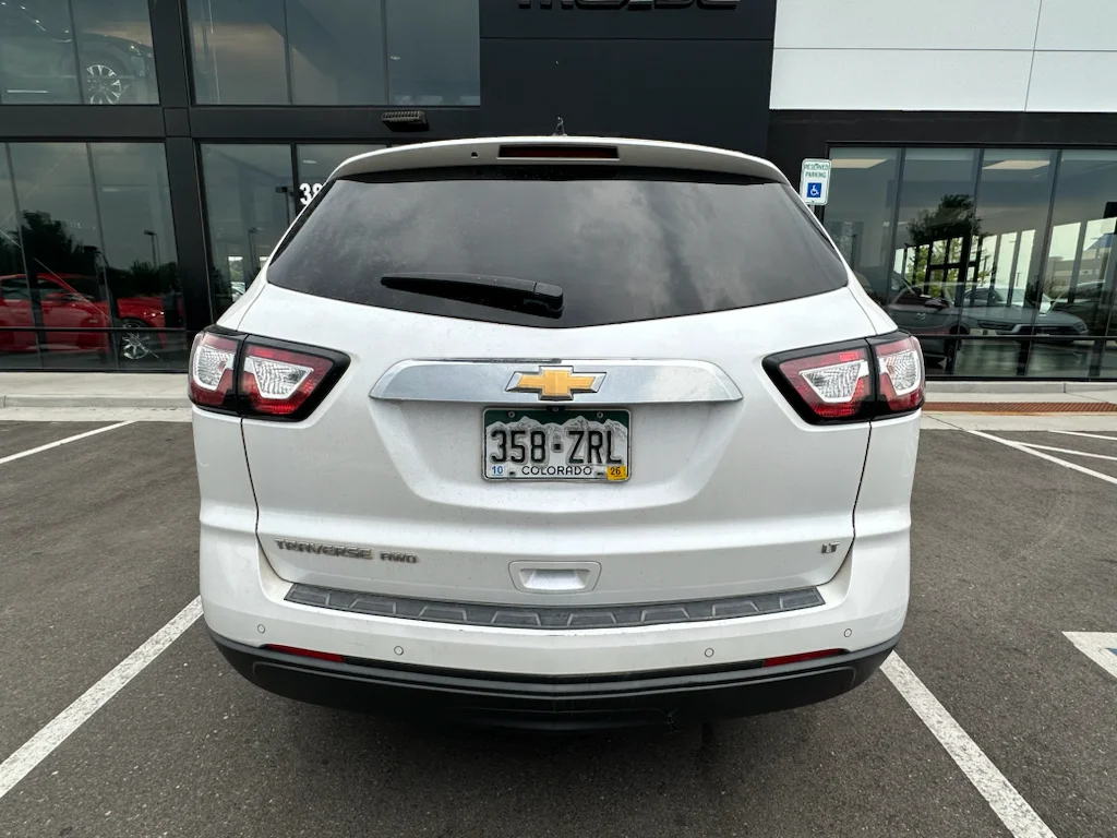 Used 2017 Iridescent Pearl Tricoat Chevrolet LT image 4
