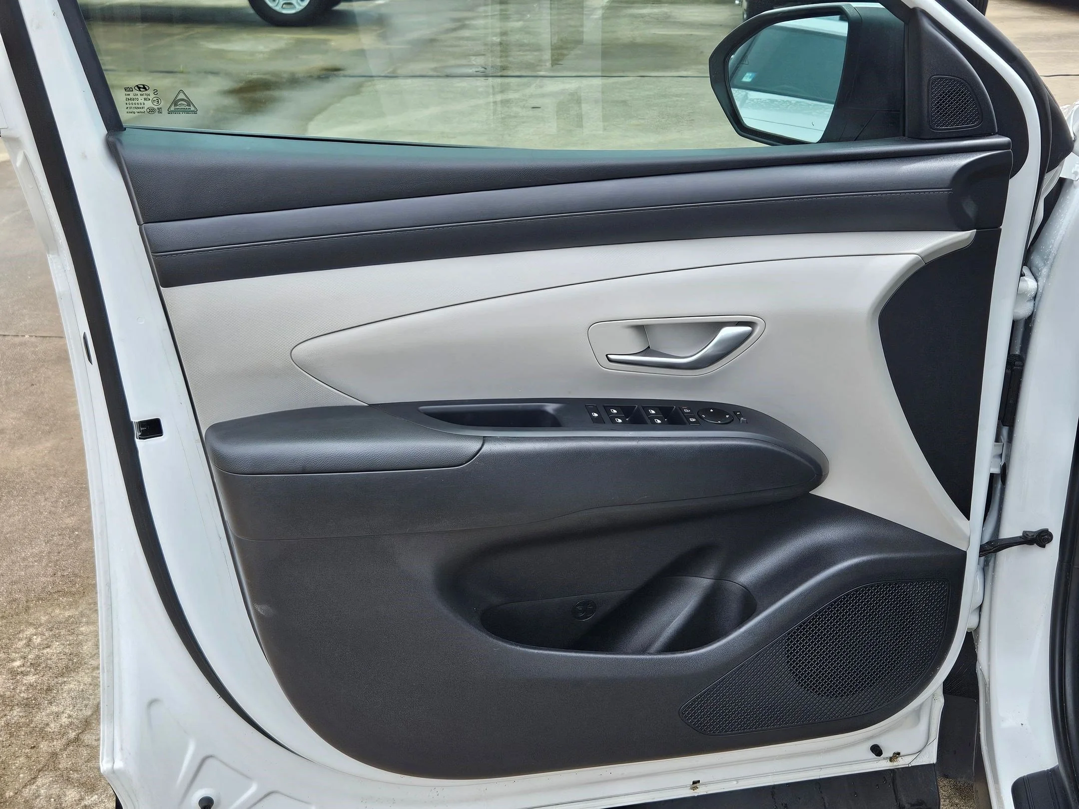 Certified Used 2025 Serenity White Pearl Hyundai SE image 11
