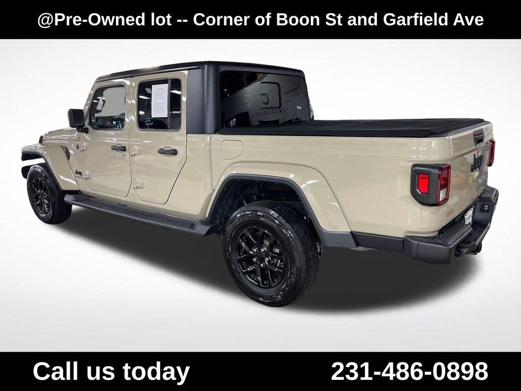 Used 2022 Beige Jeep Sport image 3