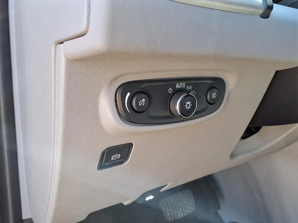 2023 GMC Terrain SLT - Photo 7