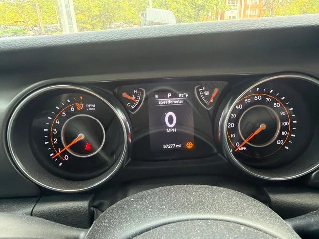 Used 2023 Green Jeep Sport S image 5