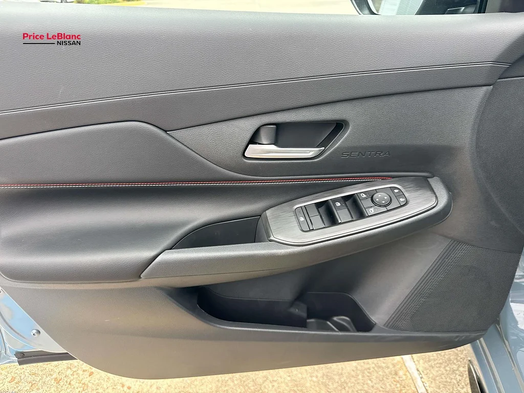 New 2026 Atlantic Gray Metallic/Super Black Nissan SR image 12