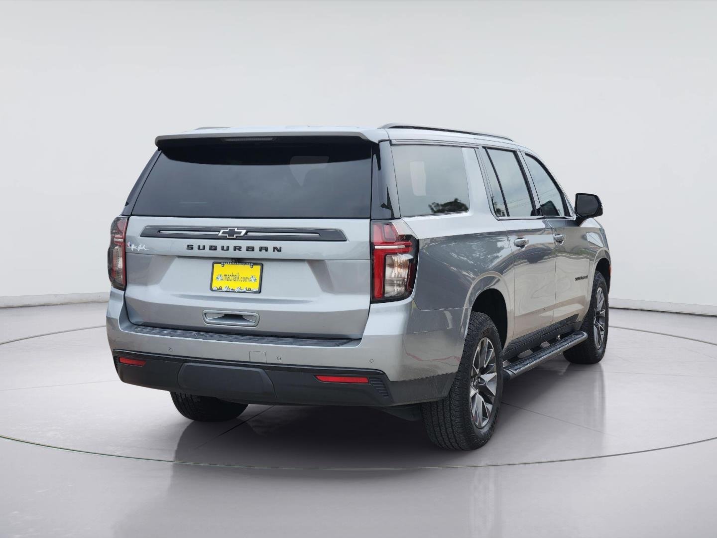 2024 Chevrolet Suburban photo 5 of 35