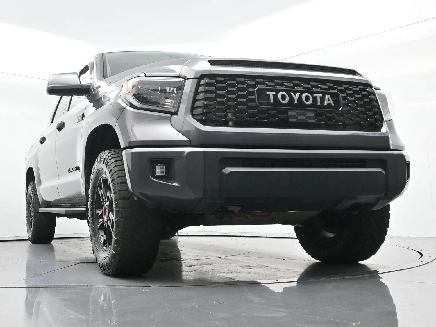 Used 2020 Magnetic Gray Metallic Toyota SR5 image 44