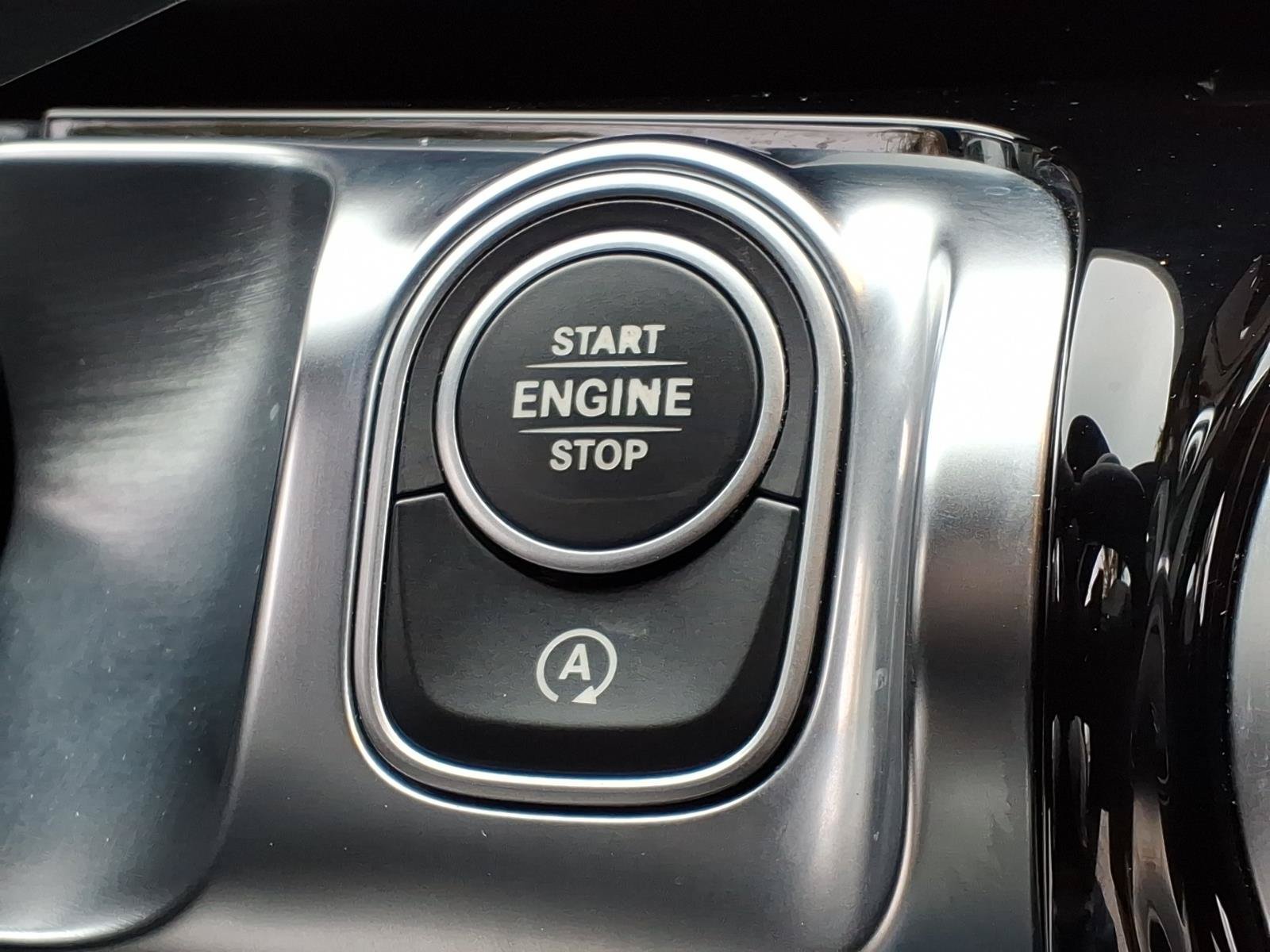 Used 2020 Mountain Gray Metallic Mercedes-Benz GLB250W image 25