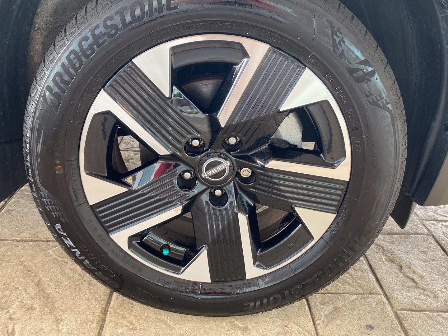 Certified Used 2025 Fresh Powder Nissan SV image 13