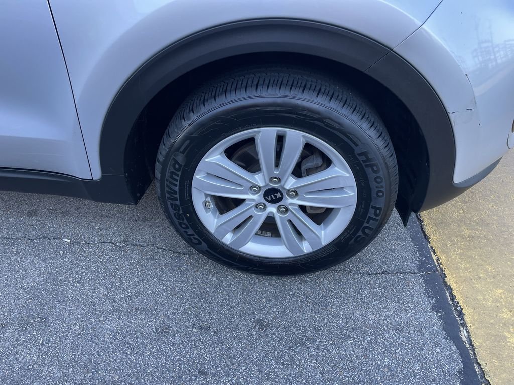 Used 2017 Silver Kia LX image 11