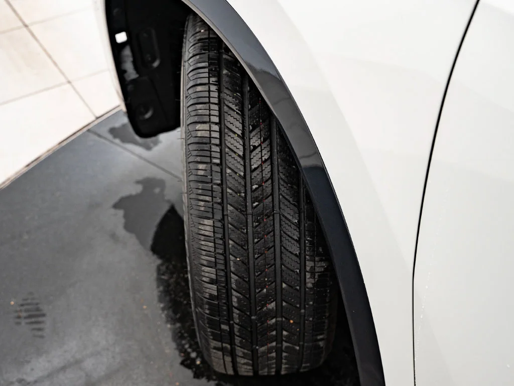 Used 2025 Alpine White BMW xDrive28i image 46