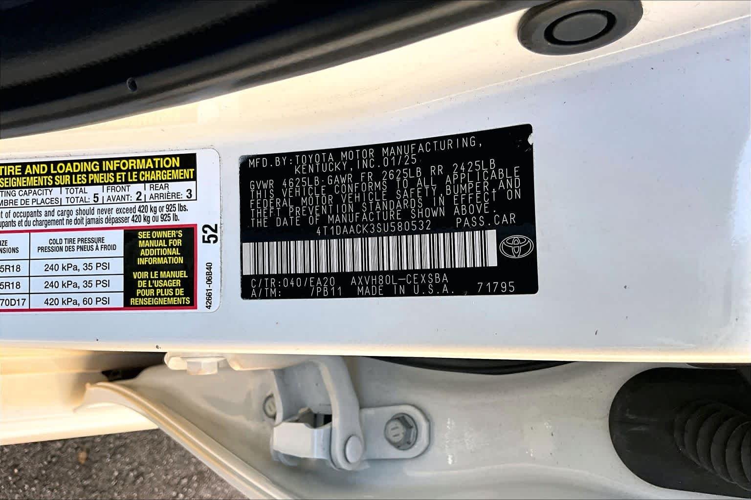 Used 2025 Ice Cap Toyota SE image 34
