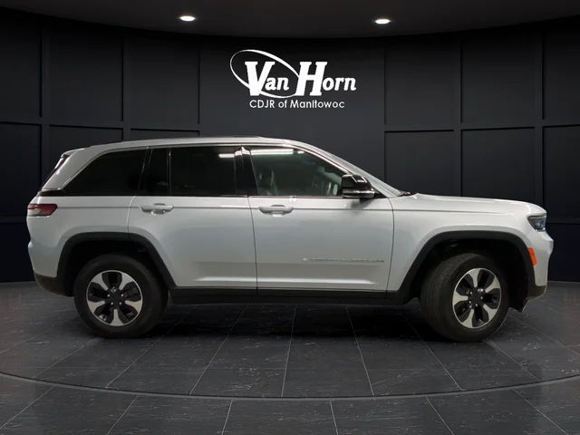 Used 2024 Silver Jeep 4xe image 8
