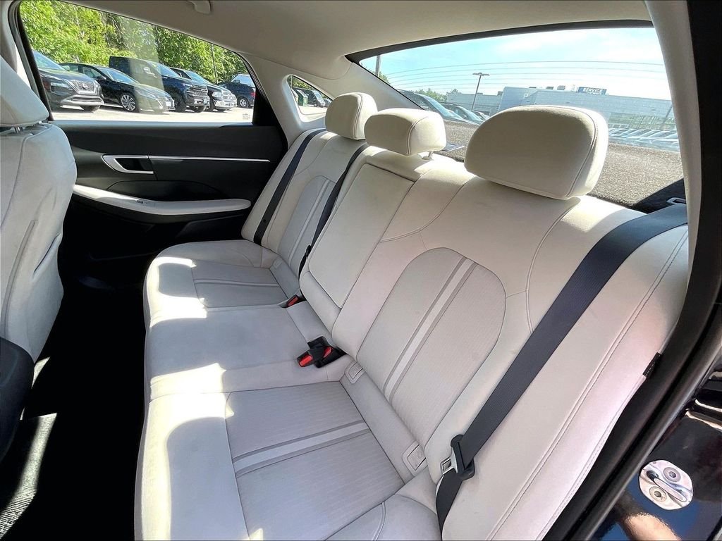Used 2024 Carbon Blue Hyundai SEL image 14