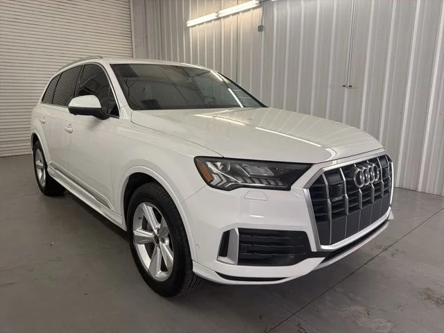Pre-Owned 2023 Audi Q7 45 Premium Plus quattro and Navigation