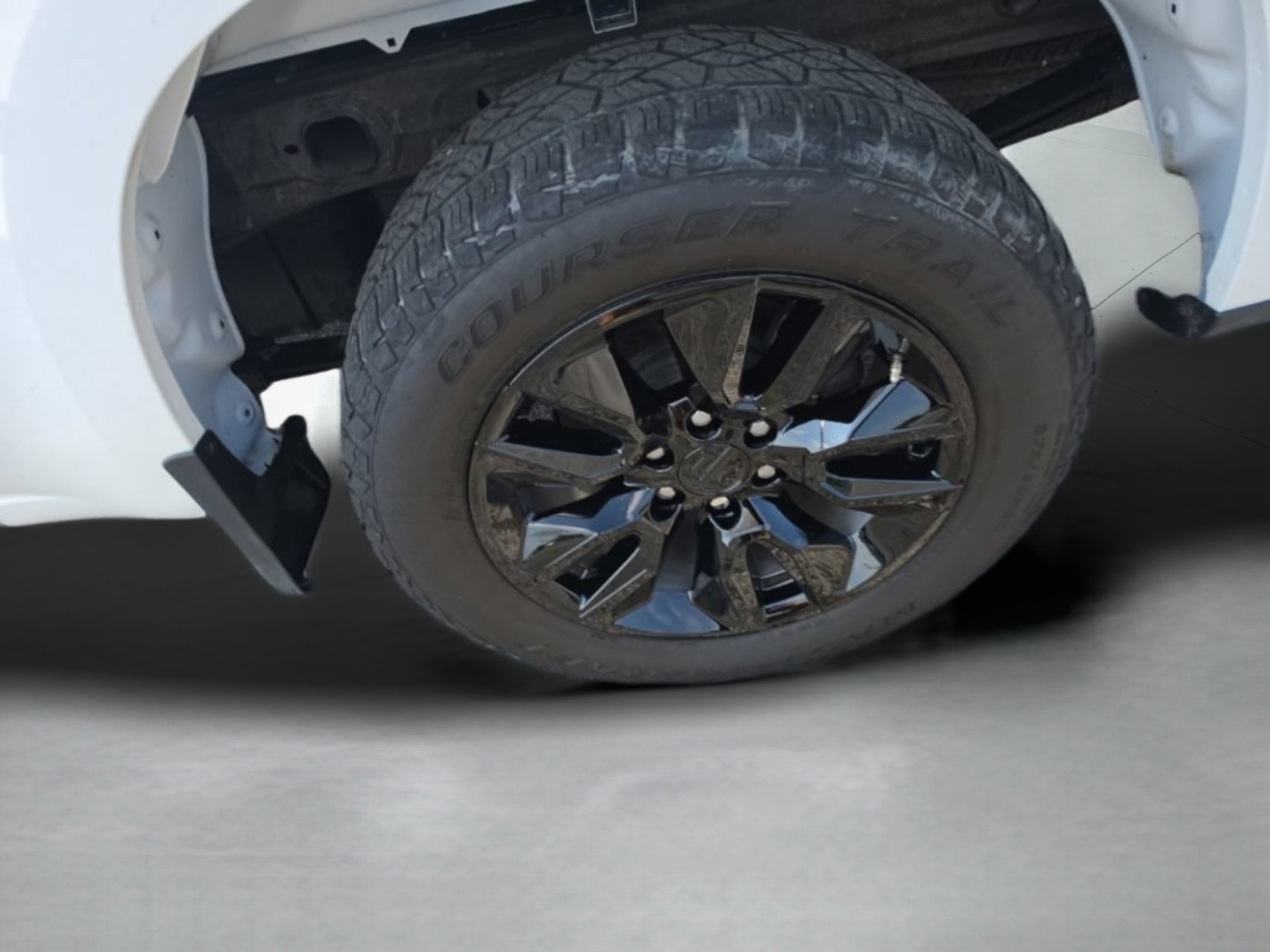 Used 2021 SUMMIT WHITE Chevrolet Custom image 31