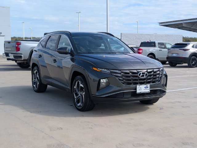 Used 2024 Gray Hyundai SEL Convenience image 7