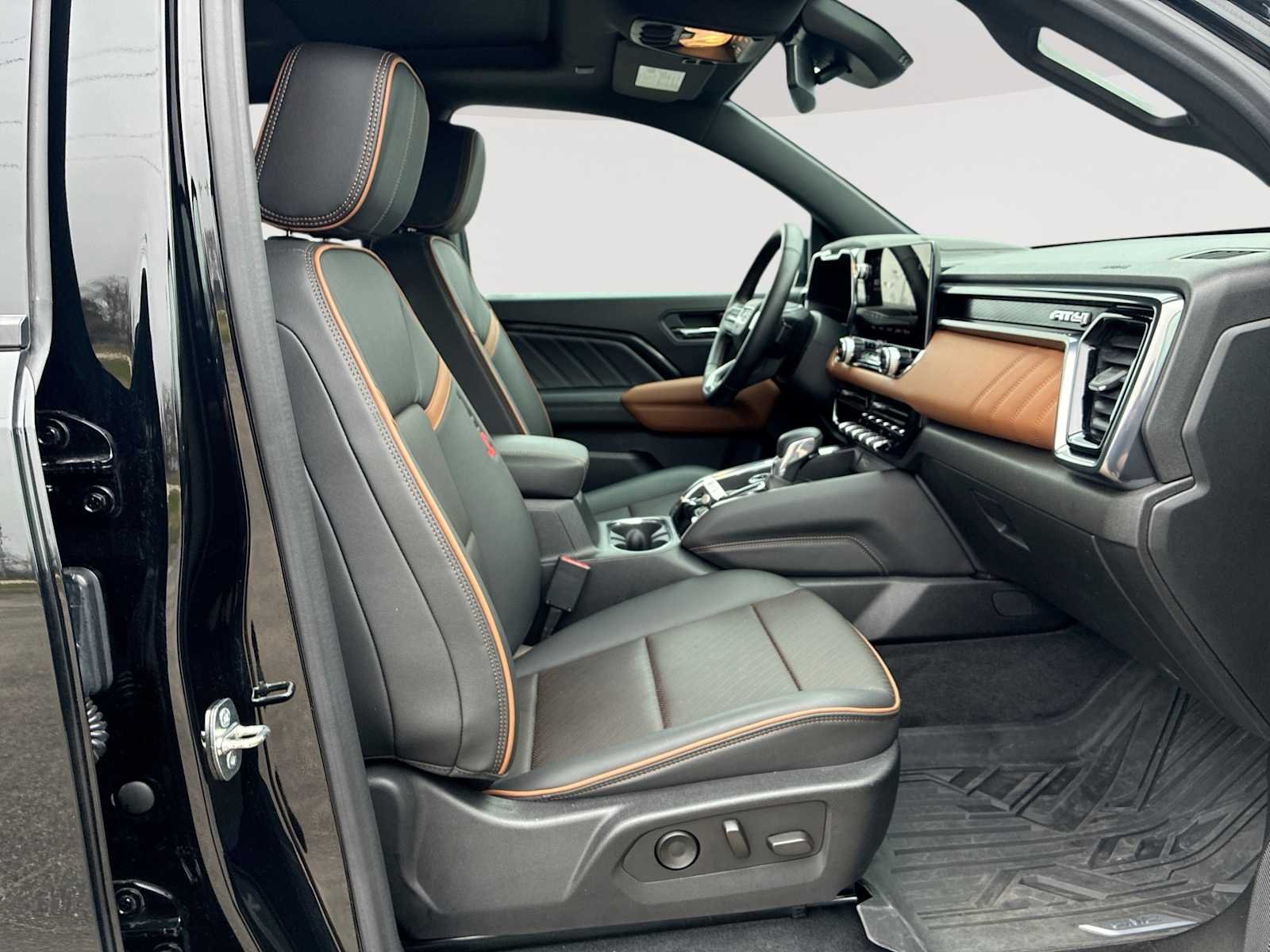 2023 GMC Canyon AT4 - Photo 29