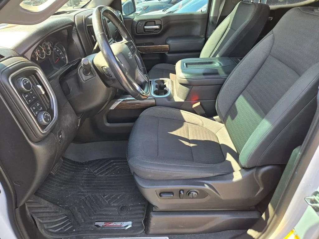 Used 2020 IRIDESCENT PEARL TRICOAT Chevrolet LT Trail Boss image 3