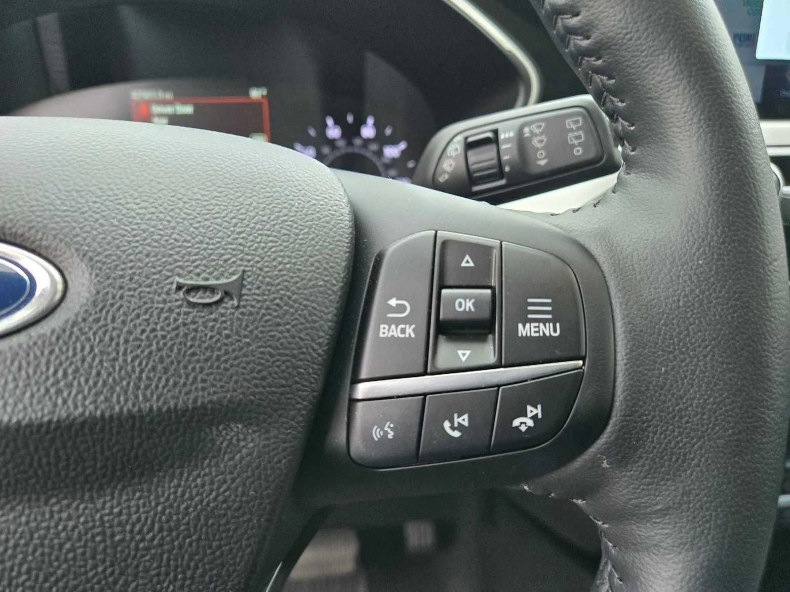 Used 2020  Ford SEL image 26