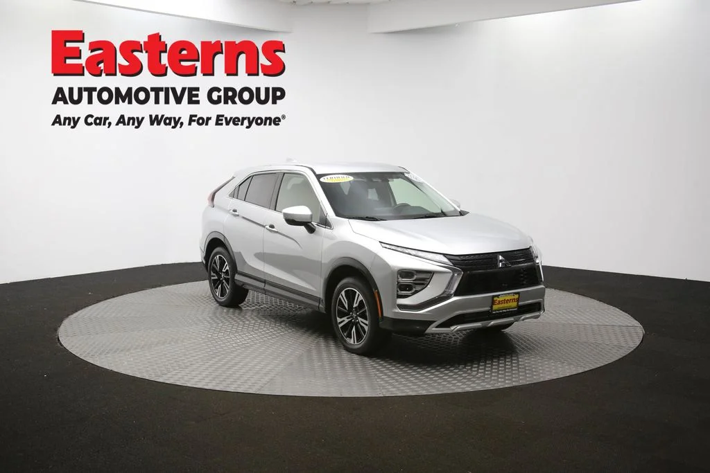 Used 2024 Silver Mitsubishi SE image 47