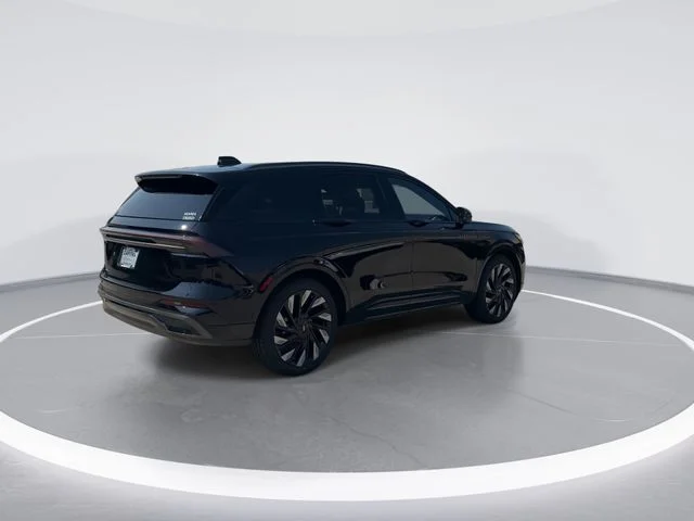 Used 2024 Black Lincoln Reserve image 3