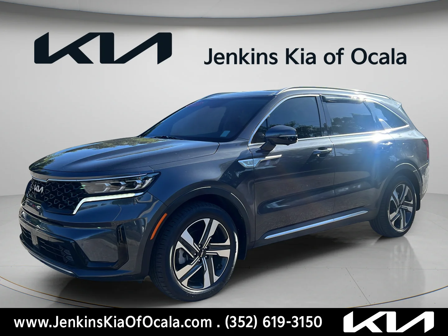 Used 2023 Platinum Graphite Kia SX Prestige image 7