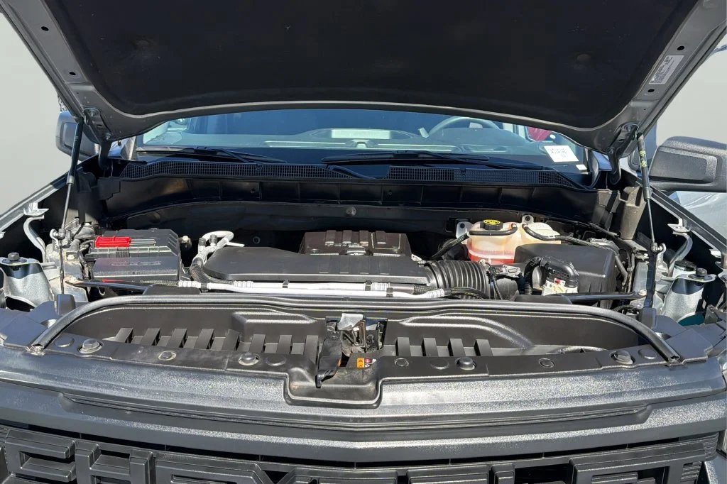 Used 2023 STERLING GRAY METALLIC Chevrolet Custom image 10