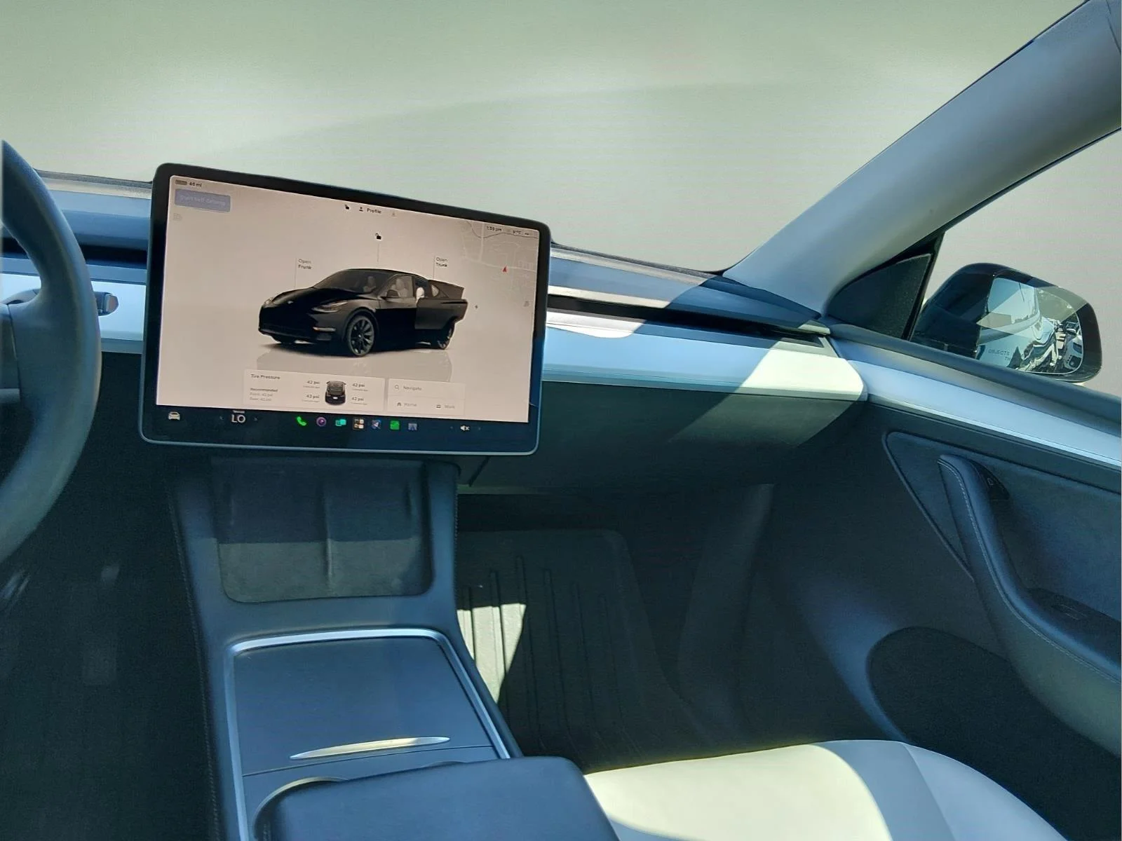 Used 2023  Tesla Long Range image 17