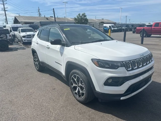 New 2026 Bright White Clear-Coat Exterior Paint Jeep Limited image 12
